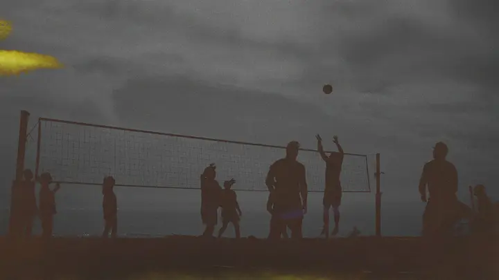 Picnic De Varones Y Jovenes: 4K slide · blank